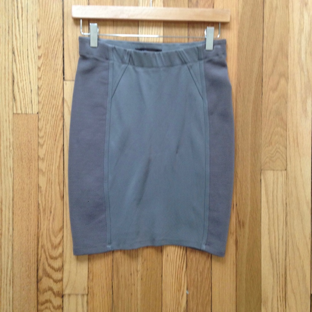 BCBGMaxAzria Stretch Knit Pencil Skirt Ribbed Trim in Grey Size Small